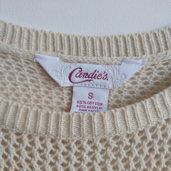 Candies cold shoulder crochet top, Size Small, NWOT - Picture 8 of 9